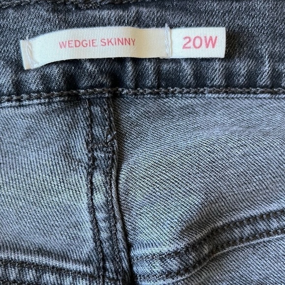 LEVI’S Wedgie Skinny Jeans Gray Distressed Wash Button Fly Plus Size 20Wx26 - Picture 8 of 10